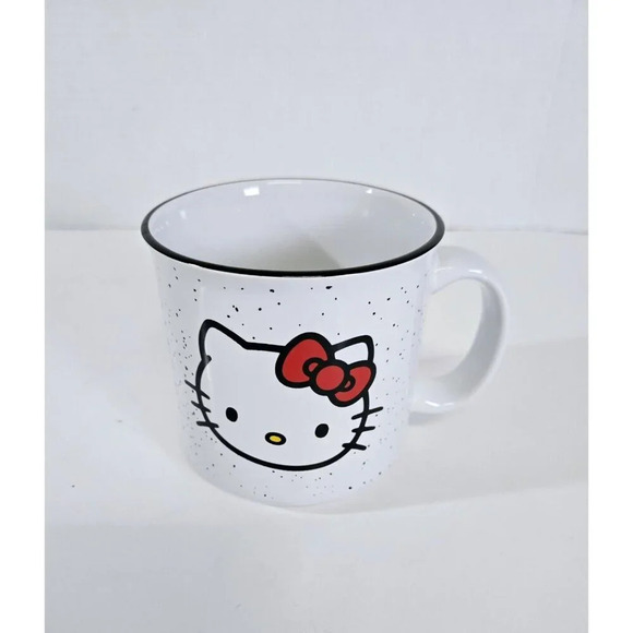 New Stylish Hello Kitty Coffee Mug, Hot or Cold, White & Red, 20fl oz - Picture 1 of 7